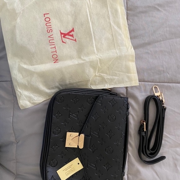 !Help ! Is this authentic? - Picture 2 of 6